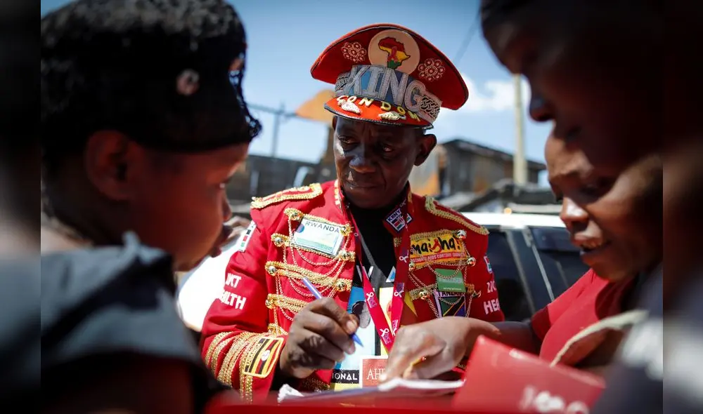 El "rey de los condones de África" y su incansable lucha contra el VIH. Foto: EFE. El "rey de los condones de África" y su incansable lucha contra el VIH. Foto: EFE.