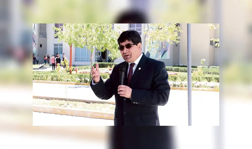 denuncia. Sánchez cuestiona a universidades privadas. denuncia. Sánchez cuestiona a universidades privadas.