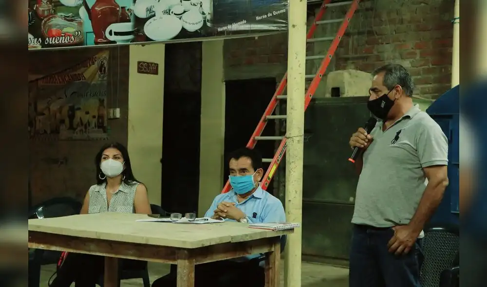 Alcalde Nelson Mio sostuvo reunión con artesanos de La Encantada. (Foto: Muni Morropón)