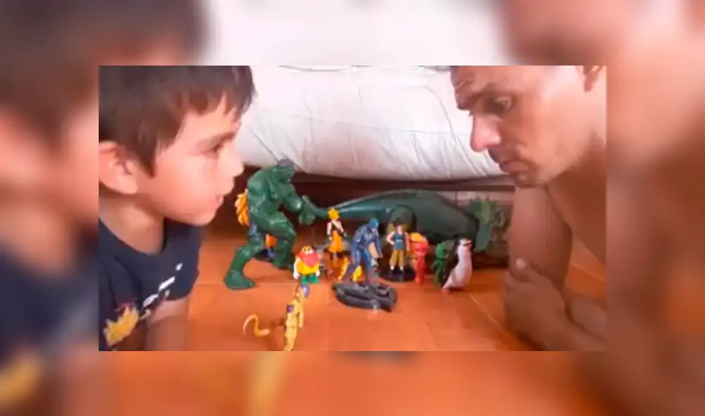 Facebook viral: niño quería jugar junto a su padre a las peleas con juguetes, pero hace trampa [VIDEO]