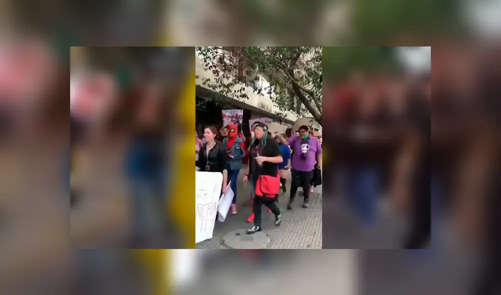 Fans del anime en Chile se unen a las protestas y marchan disfrazados de sus personajes favoritos. Foto: Facebook