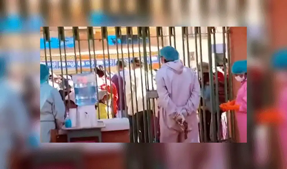 Una de los profesionales estuvo a punto de ser apedreada por la turba. Foto: captura ATB. Una de los profesionales estuvo a punto de ser apedreada por la turba. Foto: captura ATB.