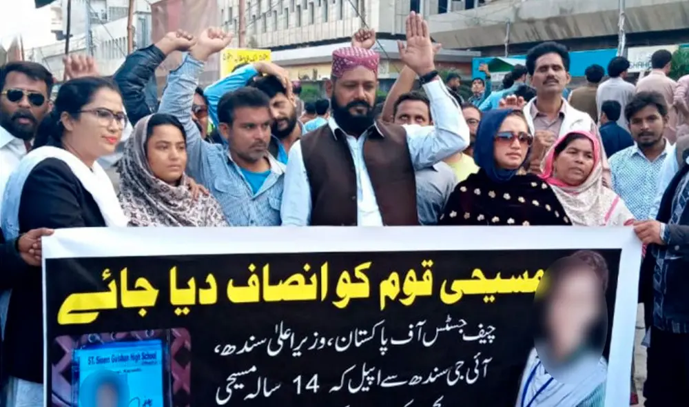 Pakistán, un país en el que más de 1.000 niñas cristianas e hindúes son secuestradas cada año y obligadas a convertirse al islam. Foto: brujulacotidiana Pakistán, un país en el que más de 1.000 niñas cristianas e hindúes son secuestradas cada año y obligadas a convertirse al islam. Foto: brujulacotidiana