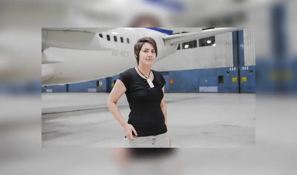 ''Cuando toco sus alas, inmediatamente me sudan las palmas y me excito'', confesó la mujer de 30 años. Foto: Barcroft Media