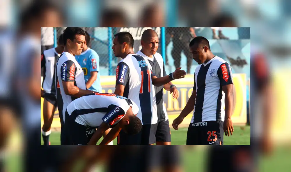 Los exjugadores de Alianza Lima están realizando una excelente campaña con el Sport Chavelines Juniors en la Copa Perú. Los exjugadores de Alianza Lima están realizando una excelente campaña con el Sport Chavelines Juniors en la Copa Perú.