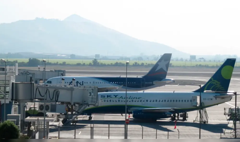 Competencia entre aerolíneas redujo el precio de pasajes en 30% 