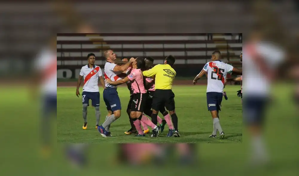 Adrián Zela y Jhonnier Montaño protagonizaron pelea en amistoso Sport Boys vs. Deportivo Municipal Adrián Zela y Jhonnier Montaño protagonizaron pelea en amistoso Sport Boys vs. Deportivo Municipal