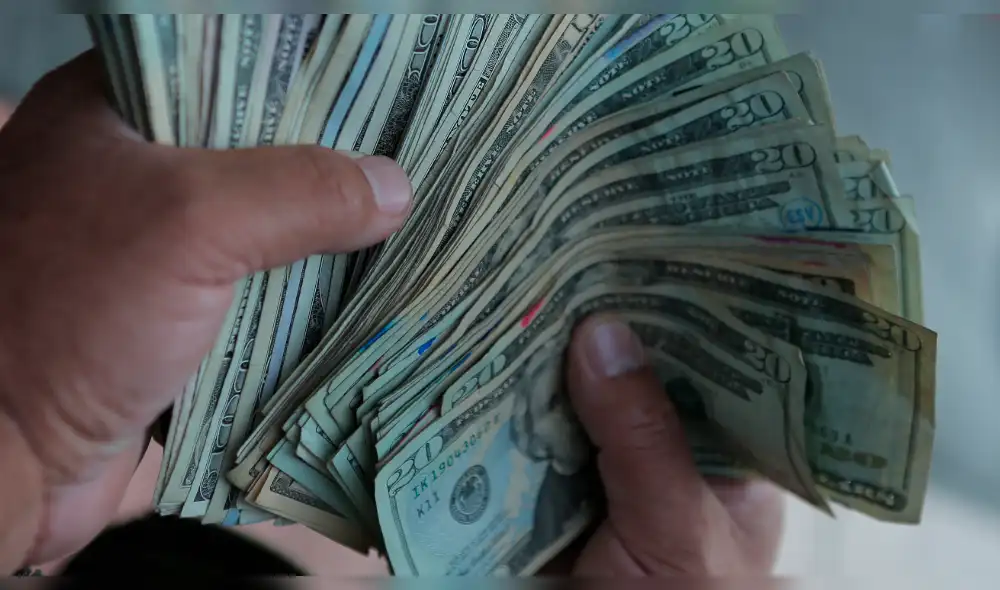 Dólar en Argentina alcanza un nuevo máximo histórico