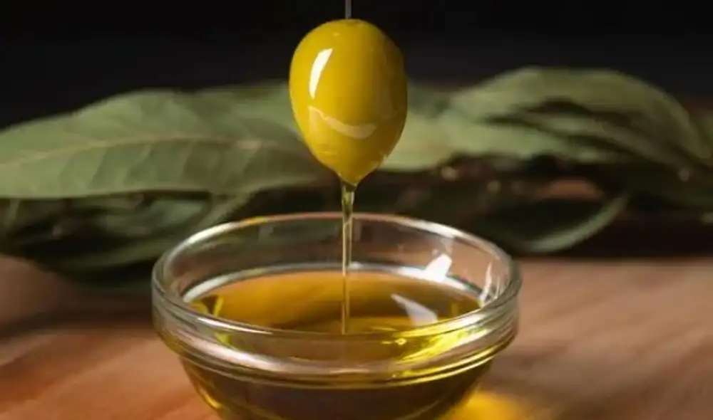 El aceite de orujo es un producto de la aceituna distinto al aceite de oliva. Foto: referencial / Pixabay