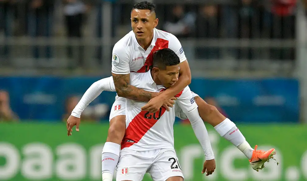 Yoshimar Yotún habló con Edison Flores vía Instagram sobre Universitario. Foto: AFP