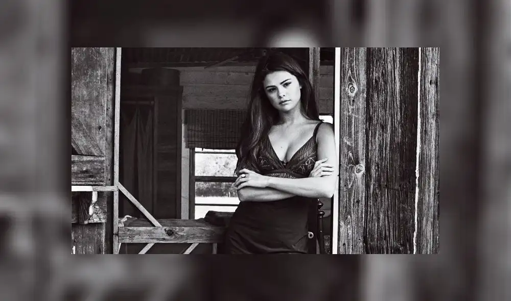 Selena Gomez muestra su increíble outfit al estilo de Jennifer Aniston 