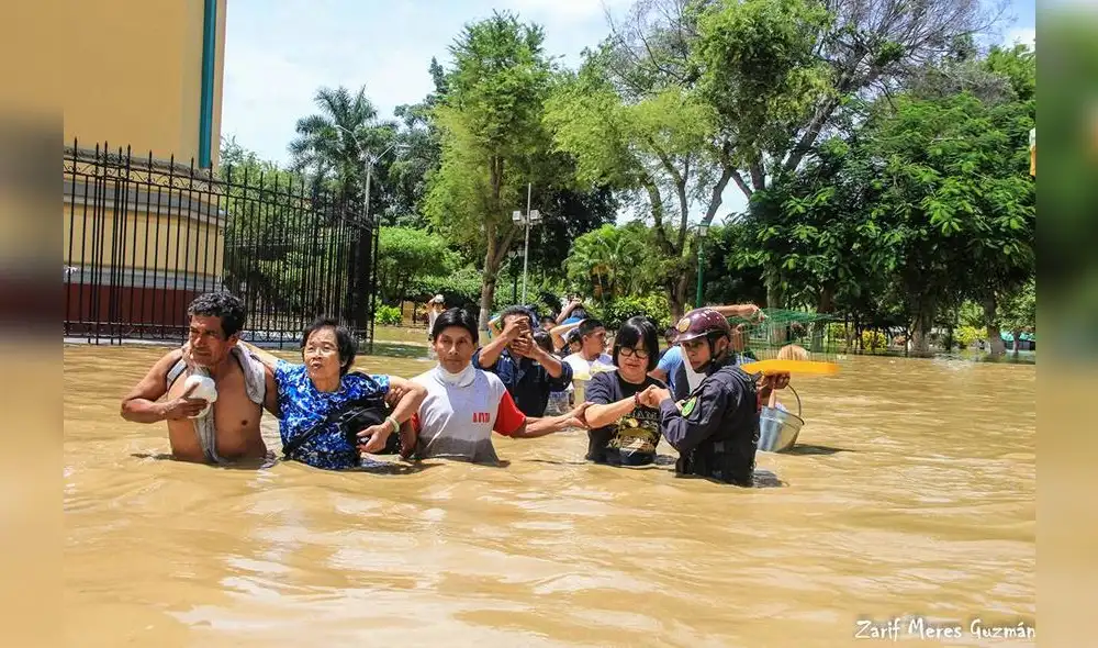 Horas de angustia se viven en Piura tras inundación Horas de angustia se viven en Piura tras inundación