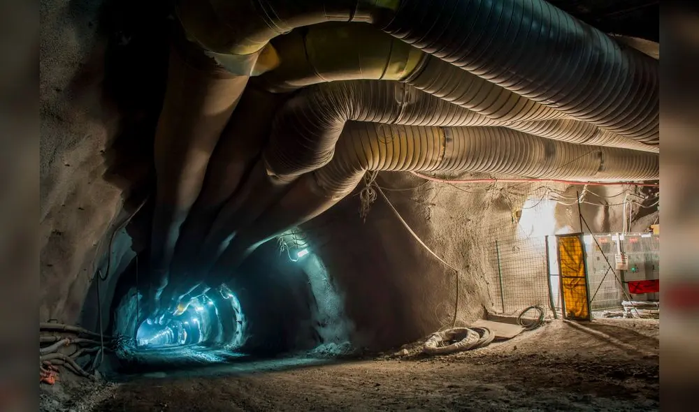 Handout picture released by the National Copper Corporation of Chile (CODELCO) showing the construction of the underground operations of the Chuquicamata mine in Calama, on November 27, 2017. - Chilean mining company Codelco, the largest copper producer in the world, inaugurated this Wednesday the underground operations of the emblematic Chuquicamata mine, located in the Atacama desert (northern Chile). This was for decades the largest open pit copper deposit in the world, but in order to extend its useful life, Codelco decided to invest 5,000 million dollars in this monumental work. (Photo by Olivier Llaneza / CODELCO / AFP) / RESTRICTED TO EDITORIAL USE - MANDATORY CREDIT "AFP PHOTO / CODELCO / Olivier LLANEZA" - NO MARKETING NO ADVERTISING CAMPAIGNS - DISTRIBUTED AS A SERVICE TO CLIENTS Handout picture released by the National Copper Corporation of Chile (CODELCO) showing the construction of the underground operations of the Chuquicamata mine in Calama, on November 27, 2017. - Chilean mining company Codelco, the largest copper producer in the world, inaugurated this Wednesday the underground operations of the emblematic Chuquicamata mine, located in the Atacama desert (northern Chile). This was for decades the largest open pit copper deposit in the world, but in order to extend its useful life, Codelco decided to invest 5,000 million dollars in this monumental work. (Photo by Olivier Llaneza / CODELCO / AFP) / RESTRICTED TO EDITORIAL USE - MANDATORY CREDIT "AFP PHOTO / CODELCO / Olivier LLANEZA" - NO MARKETING NO ADVERTISING CAMPAIGNS - DISTRIBUTED AS A SERVICE TO CLIENTS