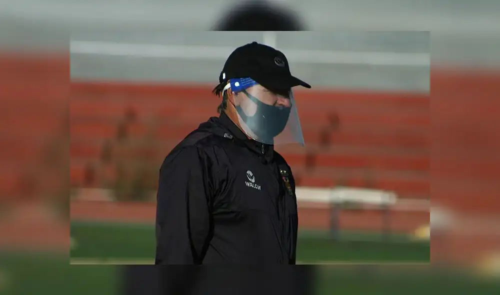 Bien protegido dirigió los entrenamientos el argentino Carlos Bustos Bien protegido dirigió los entrenamientos el argentino Carlos Bustos