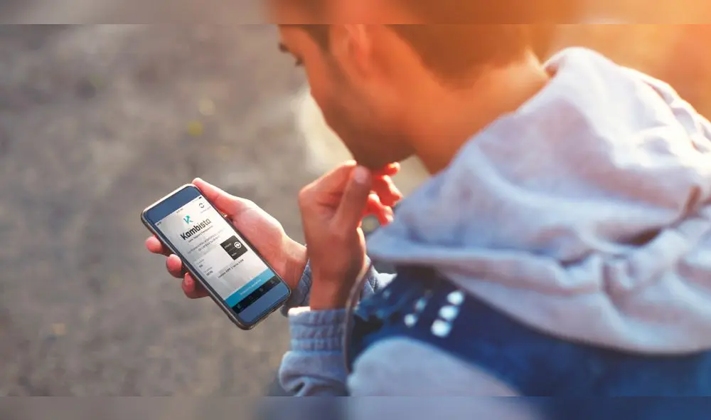 Cambio de monedas a través de internet. Cambio de monedas a través de internet.