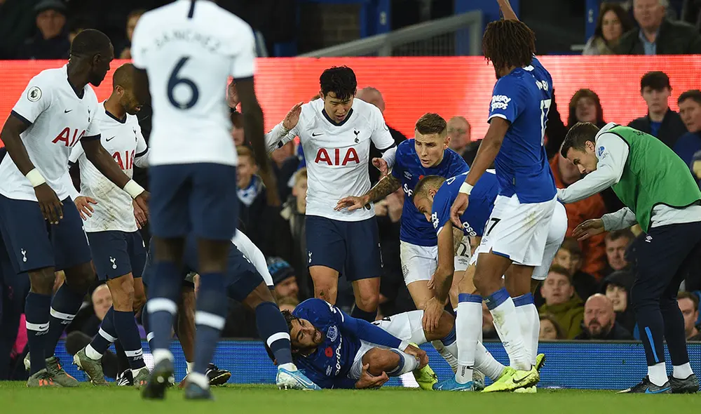 André Gomes sufrió una de las lesiones más fuertes en lo que va de la presente temporada de la Premier League. André Gomes sufrió una de las lesiones más fuertes en lo que va de la presente temporada de la Premier League.