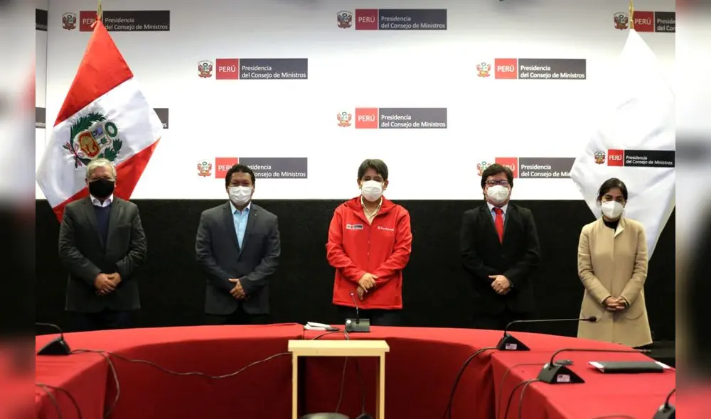 Representantes del Ejecutivo y delegación del GORE Loreto se reunieron para continuar con trabajos en la región. Foto: PCM Representantes del Ejecutivo y delegación del GORE Loreto se reunieron para continuar con trabajos en la región. Foto: PCM