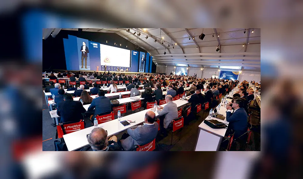 Martín Vizcarra: “O combatimos la corrupción o dejamos naufragar al país” Martín Vizcarra: “O combatimos la corrupción o dejamos naufragar al país”