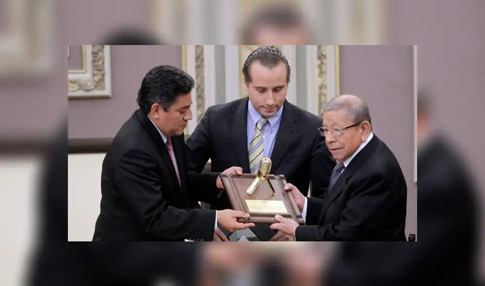 Periodista Enrique Montero Ponce falleció a los 92 años. Periodista Enrique Montero Ponce falleció a los 92 años.