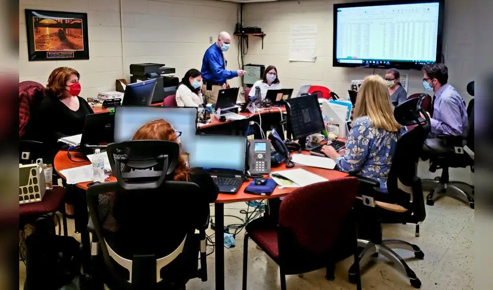 Rastreadores de contactos del estado de Pensilvania. Estados Unidos es uno de los países que más está invirtiendo en el rastreo de contactos para combatir la pandemia. Rastreadores de contactos del estado de Pensilvania. Estados Unidos es uno de los países que más está invirtiendo en el rastreo de contactos para combatir la pandemia.