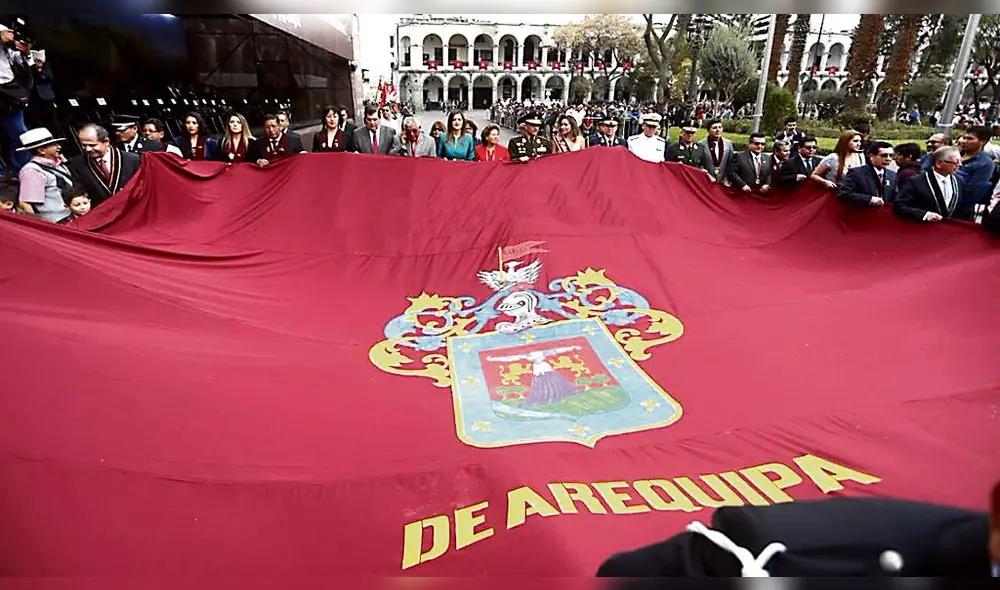 Debatirán creación de bandera, himno y escudo para región Arequipa