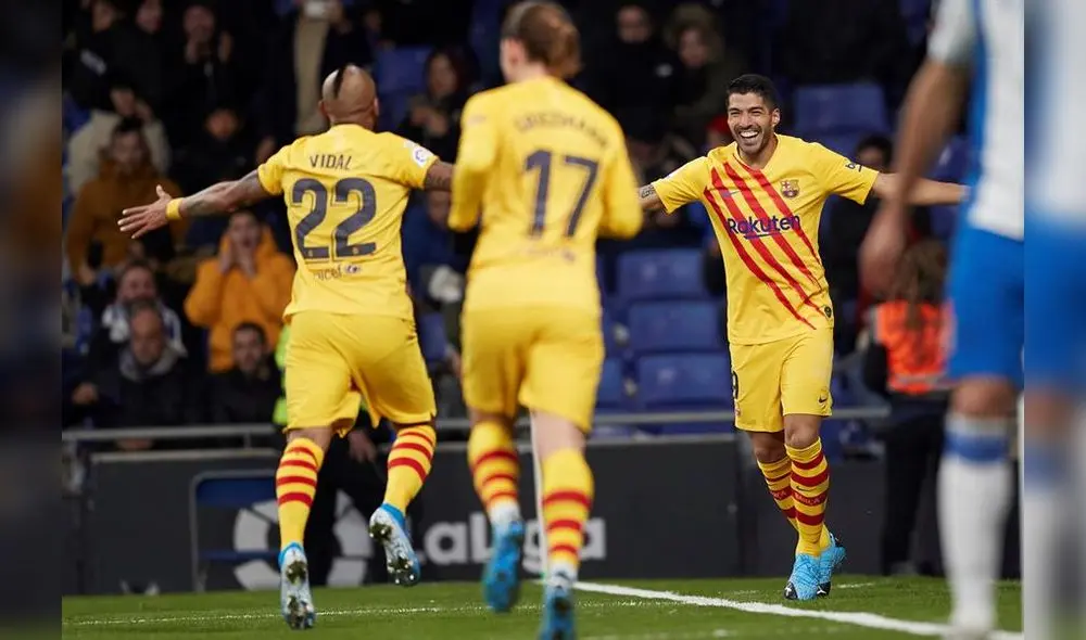 Luis Suárez Y Arturo Vidal convirtieron su primer gol del 2020 con el Barcelona. Foto: EFE.