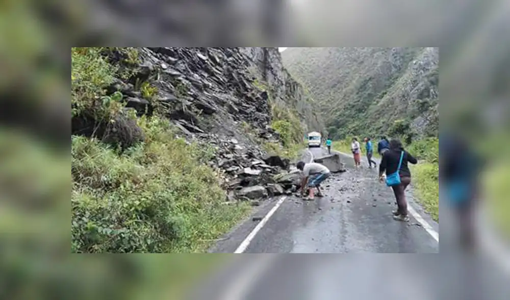 Pasco: Huaicos en la Carretera Paucartambo obstaculizan la vía 