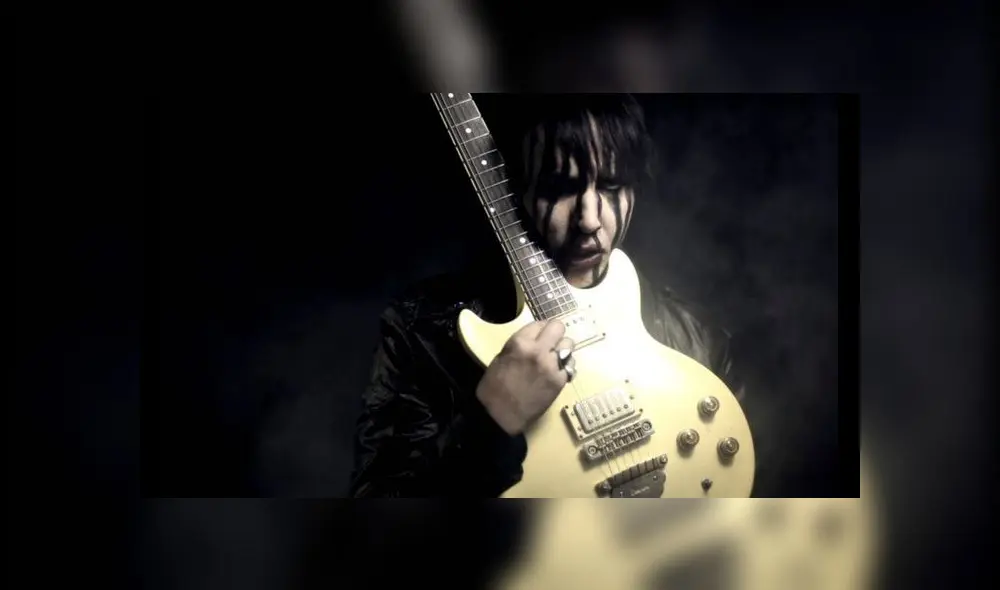 YouTube: el terrible accidente que sufrió Marilyn Manson en pleno concierto [VIDEOS]