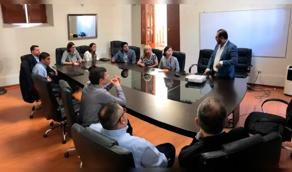 Marco Gasco expuso la crisis financiera en Chiclayo.