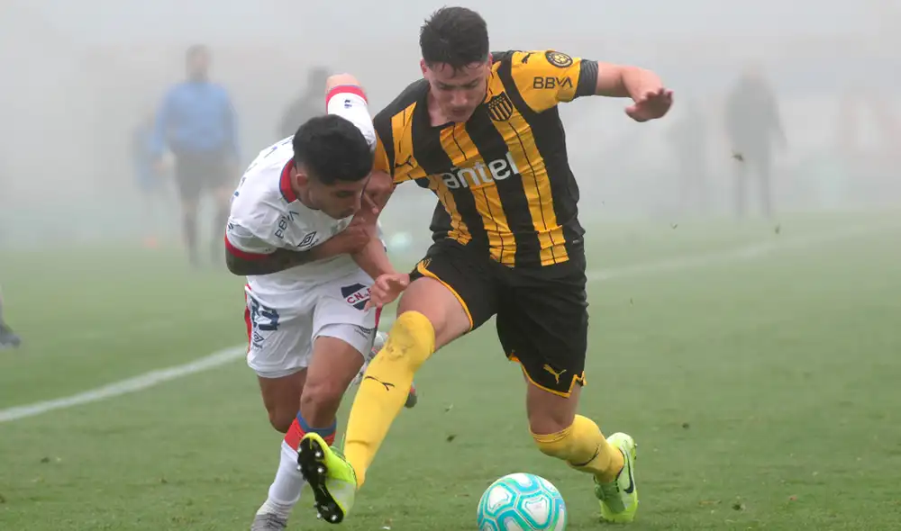Nacional y Peñarol empataron 1-1 por la fecha 4 del Torneo Apertura 2020 del Campeonato Uruguayo. | Foto: EFE