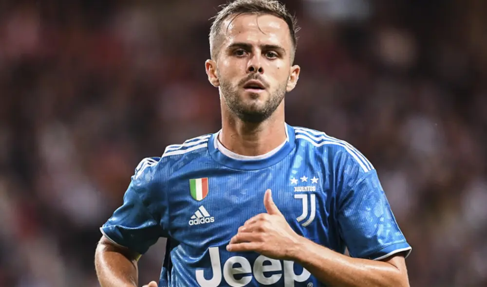El club catalán confirmó que Pjanic se encuentra aislado en su domicilio. Foto: AFP. El club catalán confirmó que Pjanic se encuentra aislado en su domicilio. Foto: AFP.