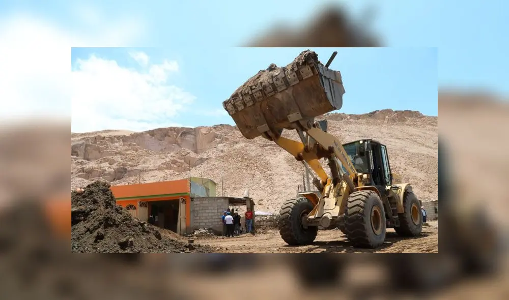Tacna: Zeballos afirmó que familias afectadas por caída de huaico serán reubicadas Tacna: Zeballos afirmó que familias afectadas por caída de huaico serán reubicadas