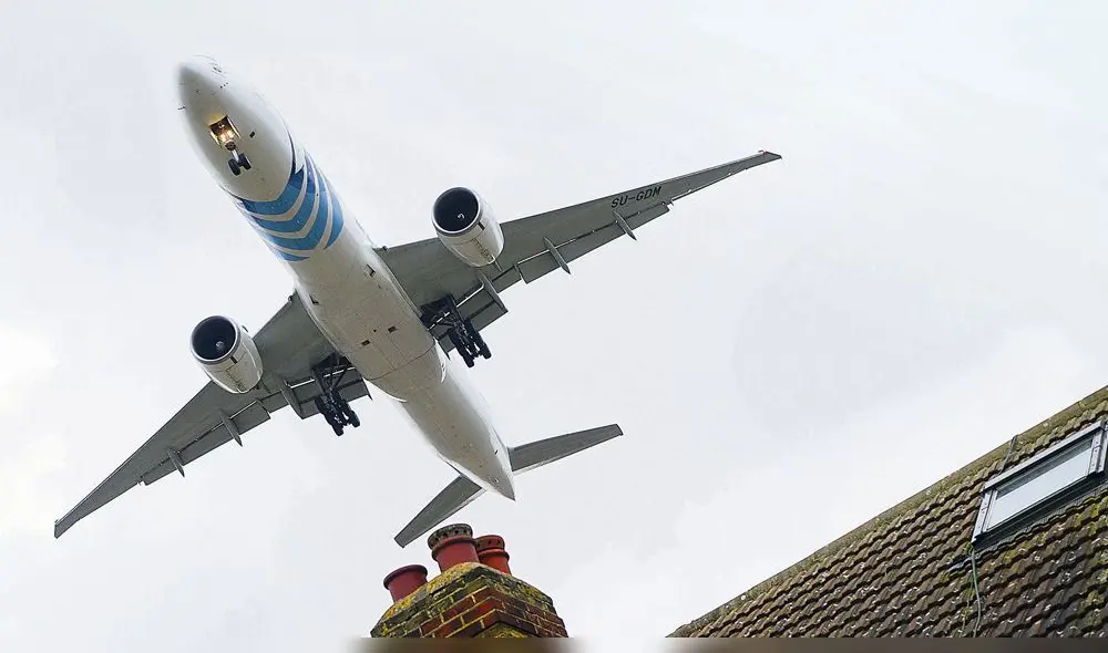 Ataque con drones paralizó el mayor aeropuerto del Reino Unido