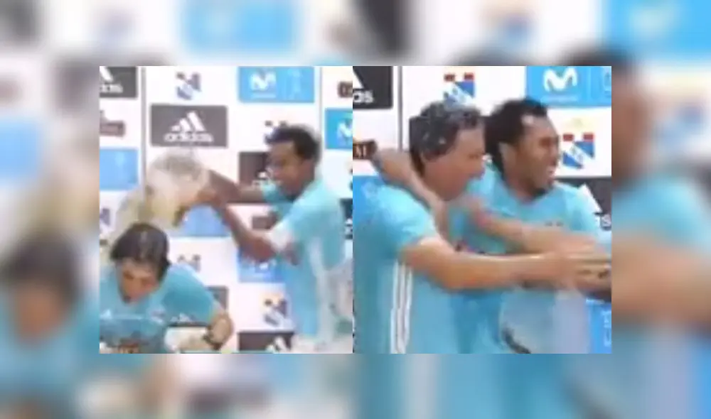 Alianza vs Cristal: jugadores 'rimenses' bañaron en cerveza a Mario Salas [VIDEO]