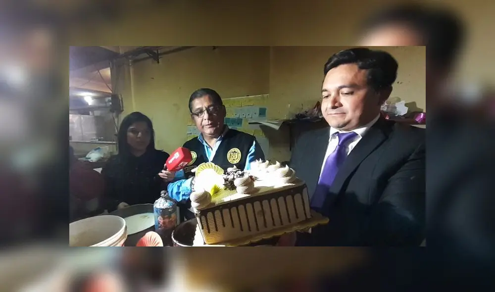 Policía y gerencias de Salud y Fiscalización de SMP clausuraron panificadora tras constatar las condiciones en las que trabajaban. (Foto: PNP)