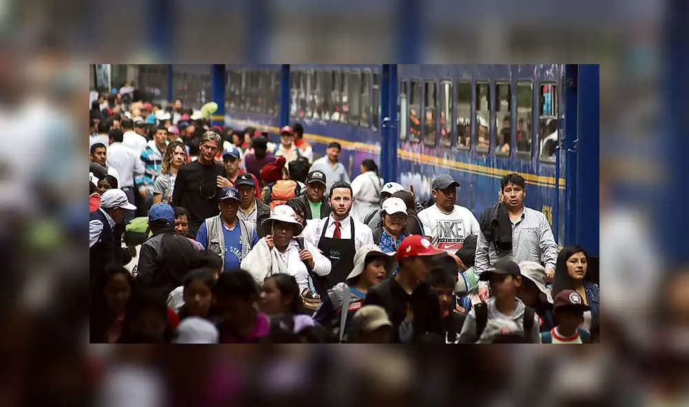 Regulación. Director Regional de Trabajo sostiene que norma limita la contratación de extranjeros en Cusco. Actualmente muchos laboran como mozos. Regulación. Director Regional de Trabajo sostiene que norma limita la contratación de extranjeros en Cusco. Actualmente muchos laboran como mozos.