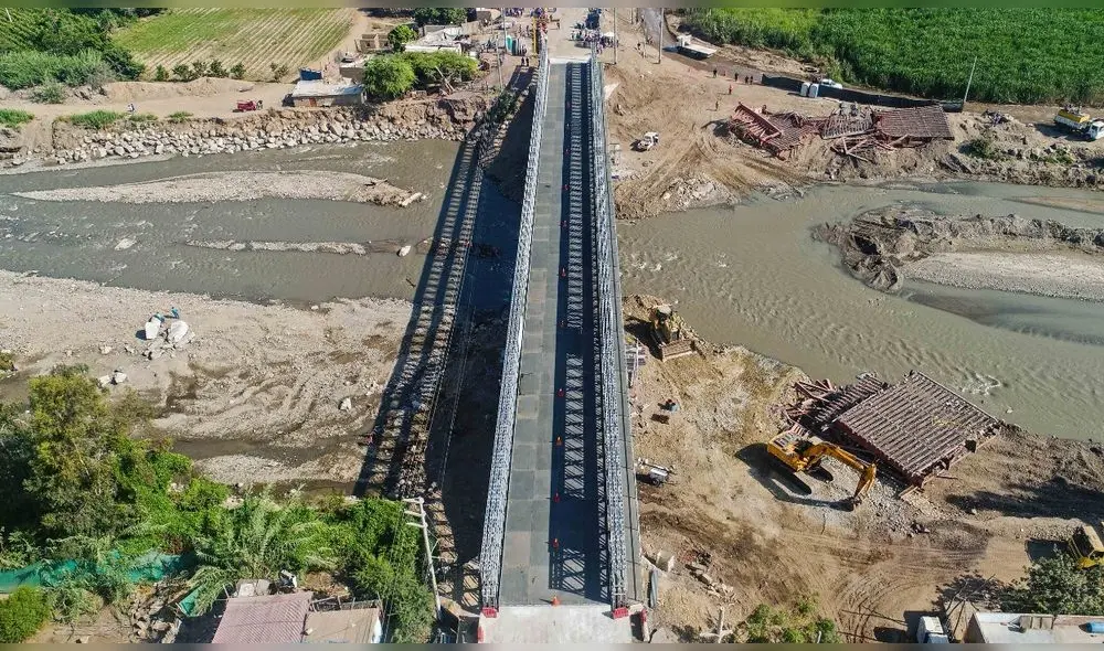 En marzo de 2017, el puente Virú colapsó a consecuencia del Fenómeno El Niño Costero. Foto MTC En marzo de 2017, el puente Virú colapsó a consecuencia del Fenómeno El Niño Costero. Foto MTC