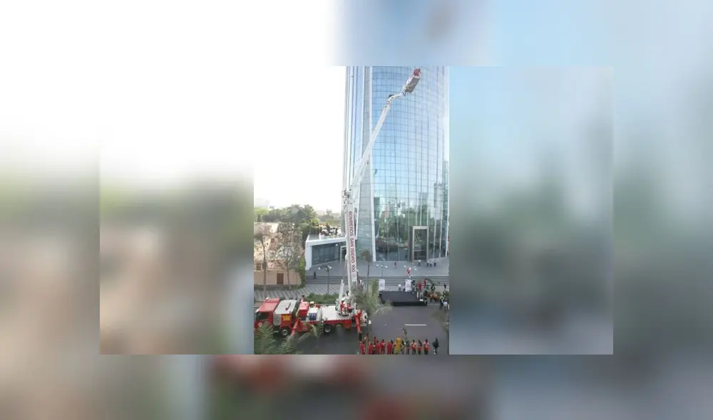 Camión ha sido bautizado con el nombre ‘Bronto 100’. Bronto por la gama de máquinas y 100 en honor a la Compañía de Bomberos 100 de San Isidro. (Foto: Municipalidad de San Isidro)