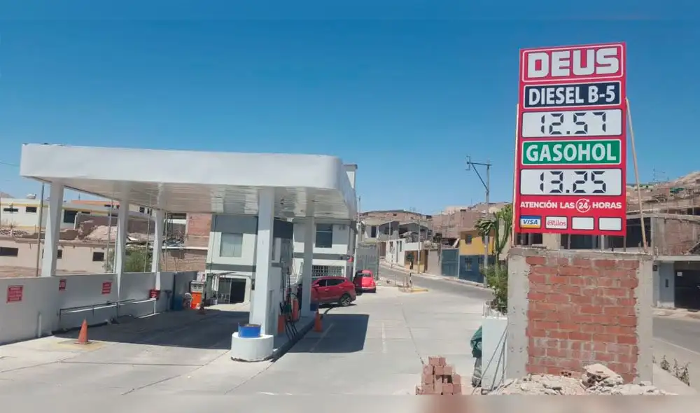 Delincuentes asaltan grifo Chen Chen. Delincuentes asaltan grifo Chen Chen.