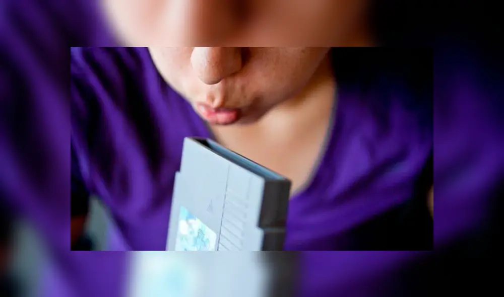 Esta práctica podía arruinar los cartuchos, debido a la saliva. Foto: Captura.