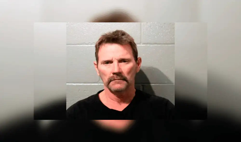 Pierde a su hijo en choque y al día siguiente mata a dos estudiantes con su camioneta