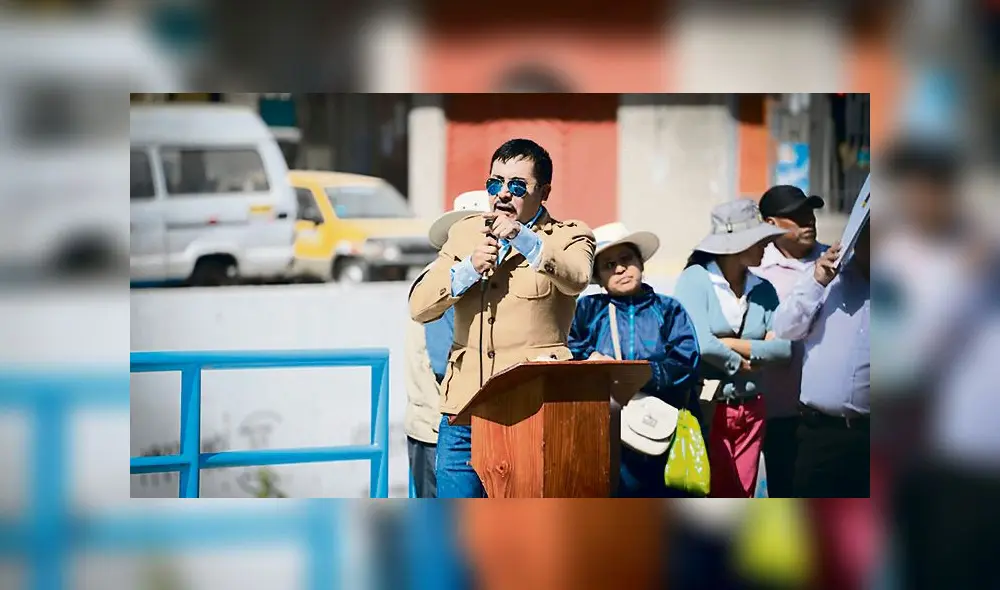 Cáceres Llica en sus trece. Cáceres Llica en sus trece.