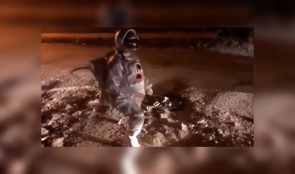 En Facebook, un chico estaba cansando de los baches en su localidad y lo denunció con un estilo particular. En Facebook, un chico estaba cansando de los baches en su localidad y lo denunció con un estilo particular.