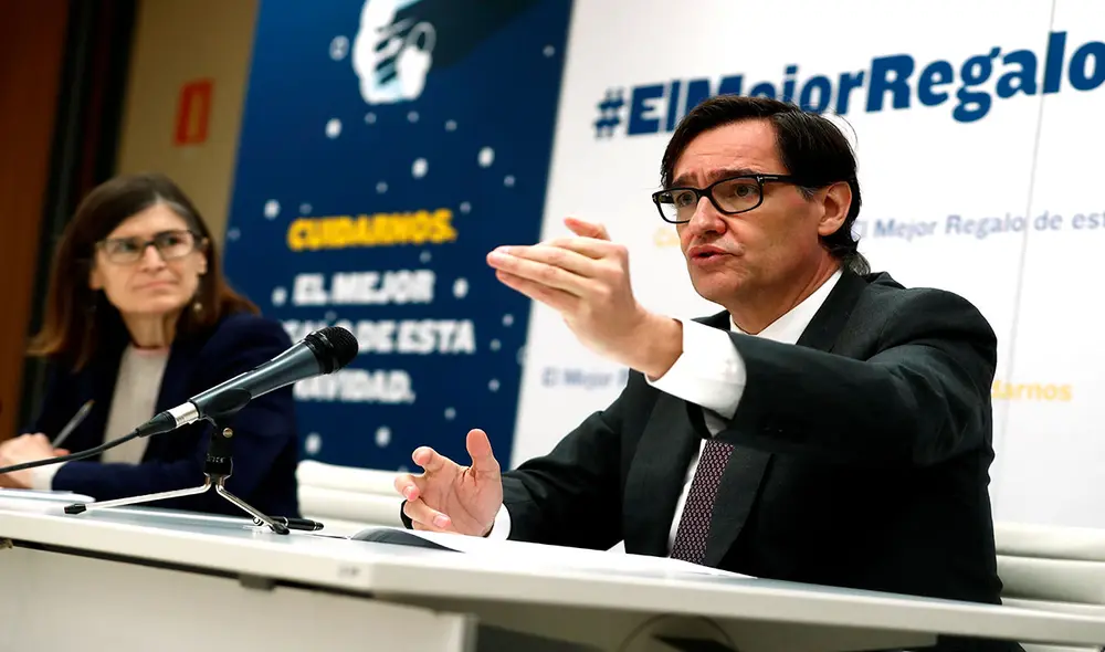 El ministro de Sanidad de España, Salvador Illa, y la directora general de Salud Pública, Pilar Aparicio, durante la rueda de prensa ofrecida este lunes para presentar la campaña publicitaria del Ejecutivo para la Navidad. Foto: EFE El ministro de Sanidad de España, Salvador Illa, y la directora general de Salud Pública, Pilar Aparicio, durante la rueda de prensa ofrecida este lunes para presentar la campaña publicitaria del Ejecutivo para la Navidad. Foto: EFE