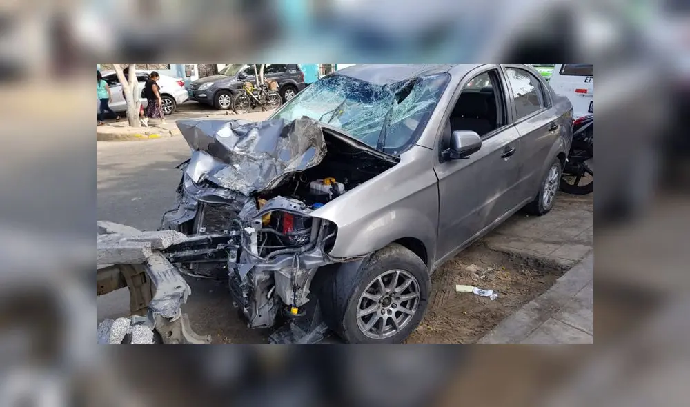 Chofer en presunto estado de ebriedad y ambos vehículos fueron conducidos a la comisaría de Piedra Liza. (Foto: Christian Moreno / La República) Chofer en presunto estado de ebriedad y ambos vehículos fueron conducidos a la comisaría de Piedra Liza. (Foto: Christian Moreno / La República)
