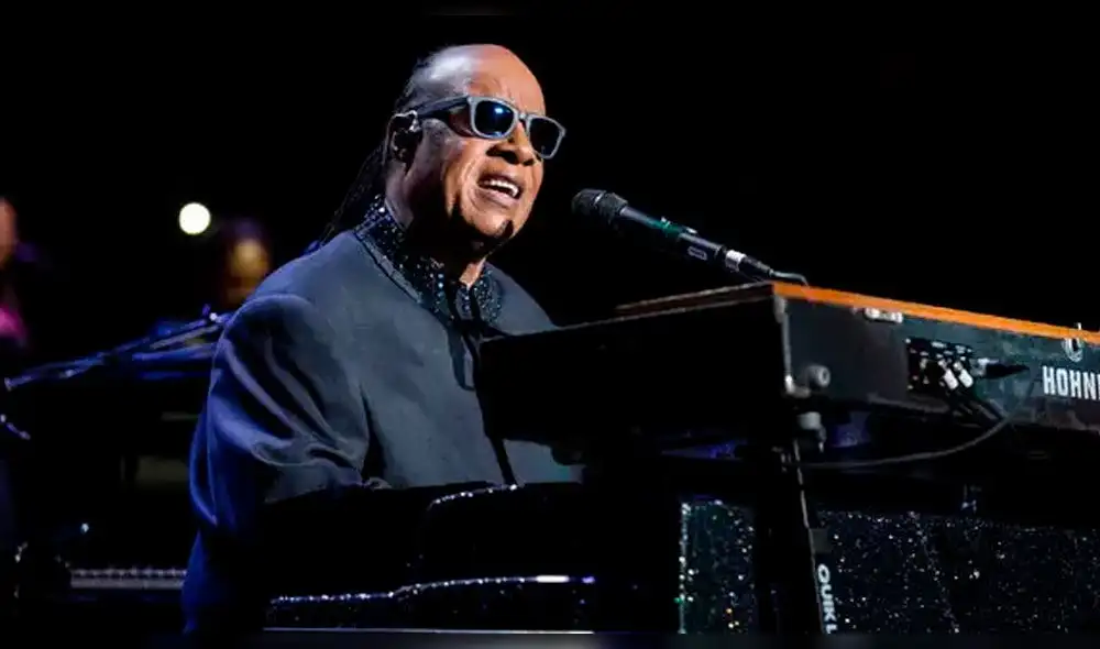 Stevie Wonder anunció que será sometido a una operación durante su concierto en Londres