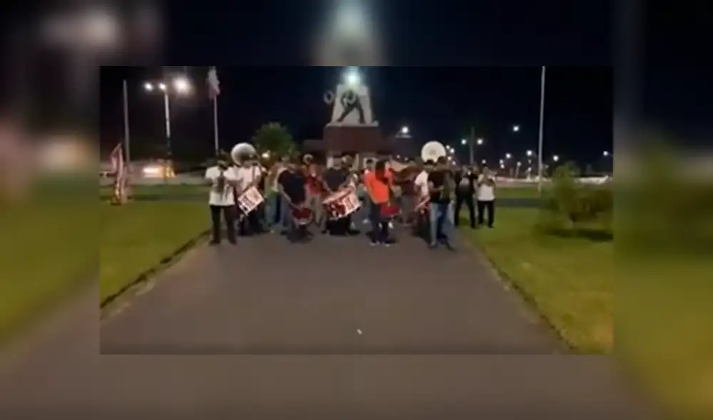 Video es viral en Facebook. Con bombos, trompetas y platillos, una banda musical ha causado sensación en las redes al tocar la melodía de la famosa canción de Karol G y Nicky Minaj Video es viral en Facebook. Con bombos, trompetas y platillos, una banda musical ha causado sensación en las redes al tocar la melodía de la famosa canción de Karol G y Nicky Minaj