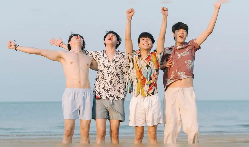 Desliza para ver más fotos de Why RU?