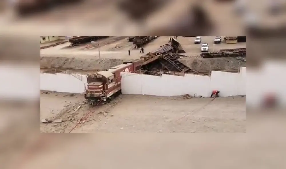 Tren atravesó pared.