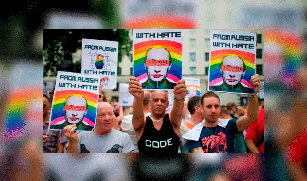 Pareja gay huye de Rusia tras amenazas de quitarles a sus hijos adoptivos